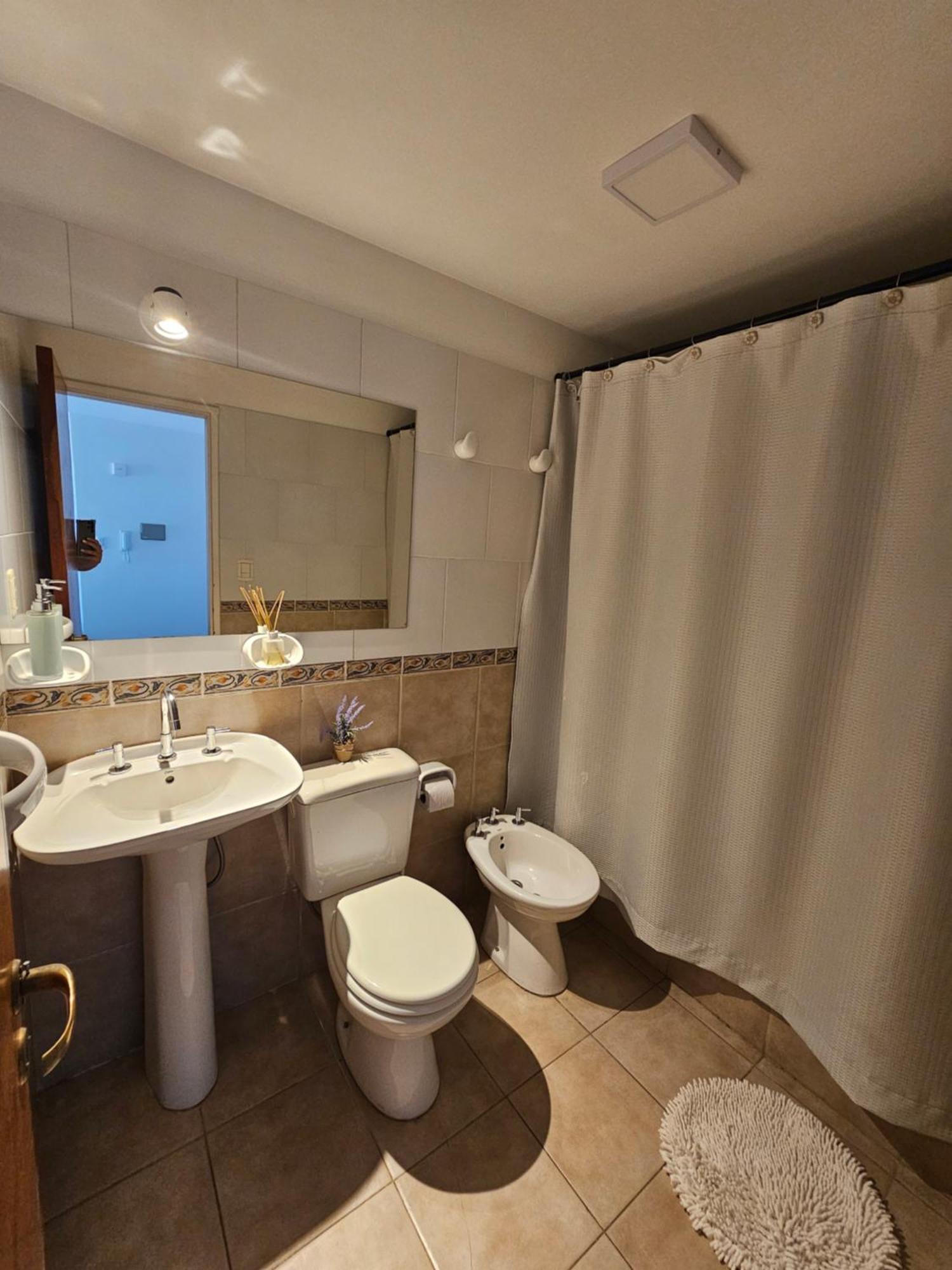 Departamento Leloir Apartment